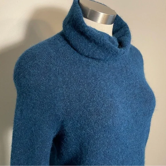 The Group Babaton Aritzia Sweater Plutarch Turtleneck Blue Sz. XS - Picture 2 of 9